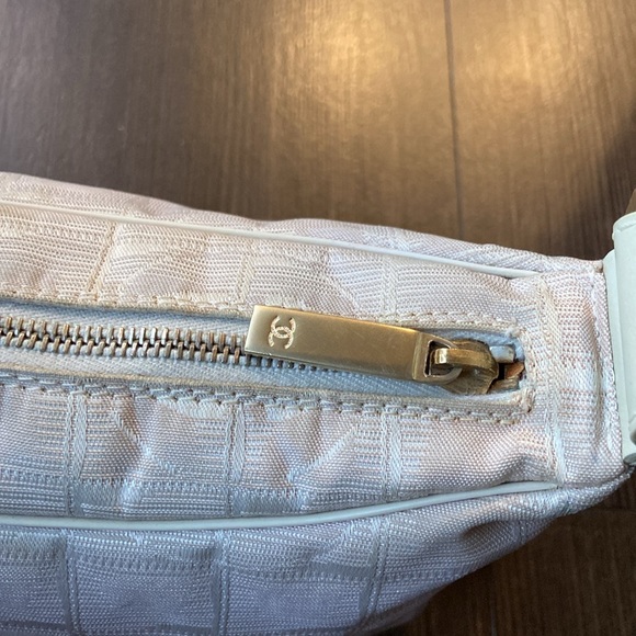 Pink Champagne Genuine Chanel Travel Ligne handbag - Picture 3 of 11